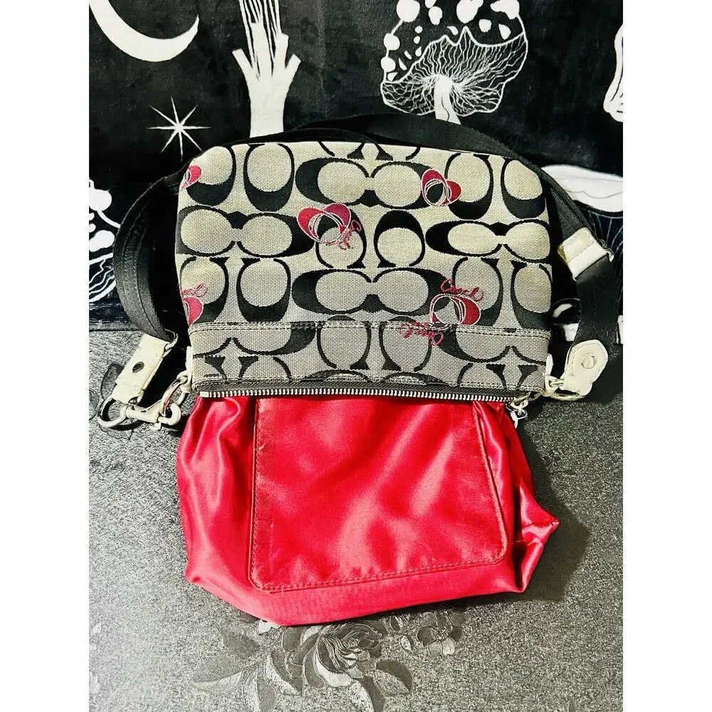 Coach poppy signature